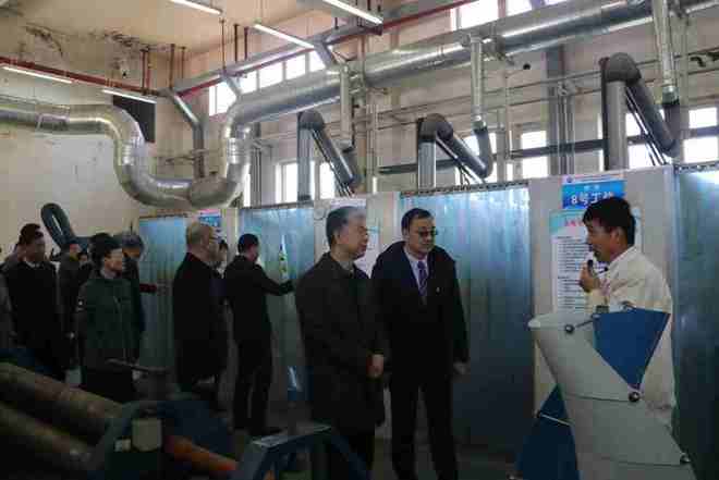 鄂爾多斯工人科技大學(xué)揭牌成立 專(zhuān)注機(jī)電化工領(lǐng)域的人才培養(yǎng)